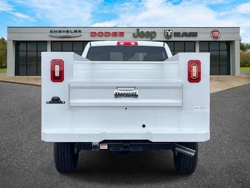 Bright White Clearcoat 2026 RAM 2500 Tradesman Crew Cab 4x4 8' Box