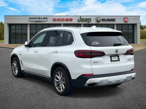 Alpine White 2022 BMW X5 PHEV xDrive45e