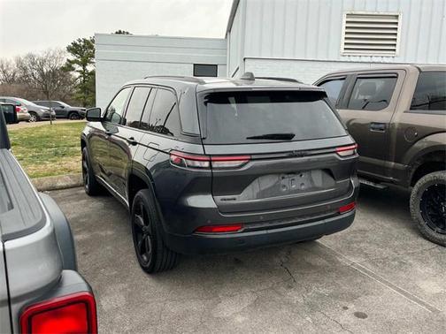2022 Jeep Grand Cherokee Altitude
