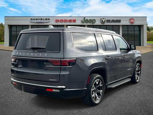 Baltic Gray Metallic Clearcoat 2023 Jeep Wagoneer Series III 4x4