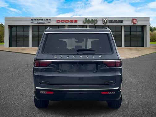 Baltic Gray Metallic Clearcoat 2023 Jeep Wagoneer Series III 4x4