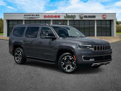 Baltic Gray Metallic Clearcoat 2023 Jeep Wagoneer Series III 4x4