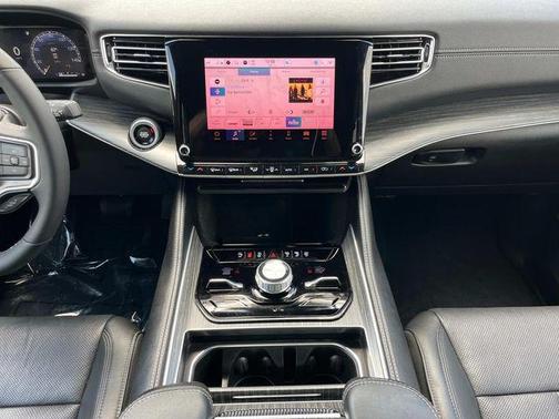 Baltic Gray Metallic Clearcoat 2023 Jeep Wagoneer Series III 4x4