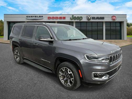 Baltic Gray Metallic Clearcoat 2023 Jeep Wagoneer Series III 4x4