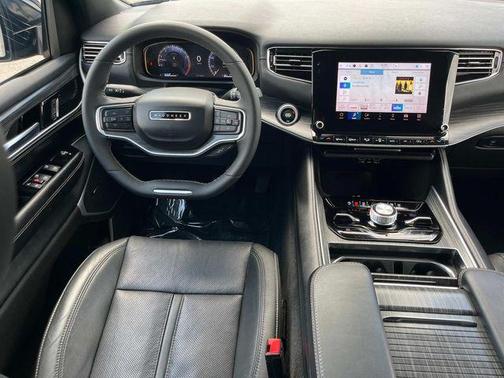 Baltic Gray Metallic Clearcoat 2023 Jeep Wagoneer Series III 4x4