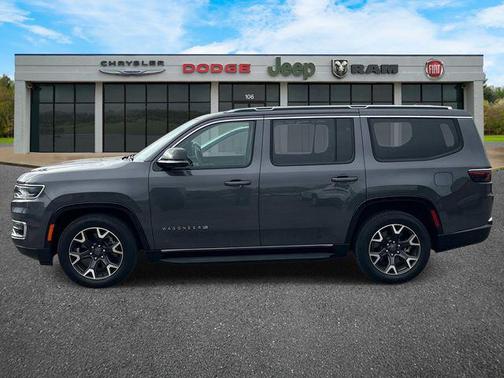 Baltic Gray Metallic Clearcoat 2023 Jeep Wagoneer Series III 4x4