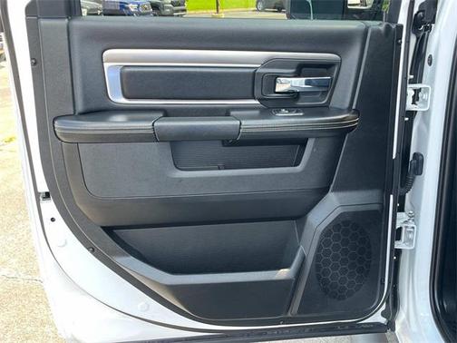 2023 RAM 1500 Classic Warlock Crew Cab 4x4 5'7' Box