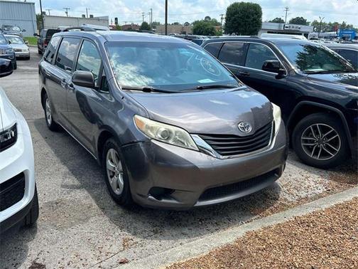 2011 Toyota Sienna LE