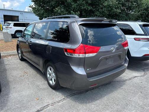 2011 Toyota Sienna LE