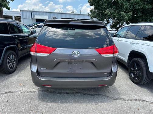 2011 Toyota Sienna LE