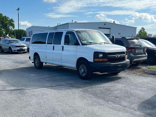 Summit White 2007 Chevrolet Express 3500 LS