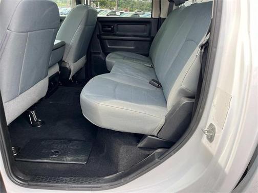 2018 RAM 3500 Tradesman Crew Cab 4x4 6'4' Box