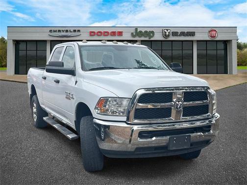 2018 RAM 3500 Tradesman Crew Cab 4x4 6'4' Box