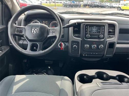 2018 RAM 3500 Tradesman Crew Cab 4x4 6'4' Box
