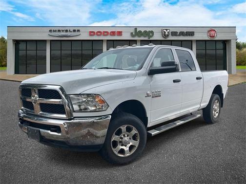2018 RAM 3500 Tradesman Crew Cab 4x4 6'4' Box