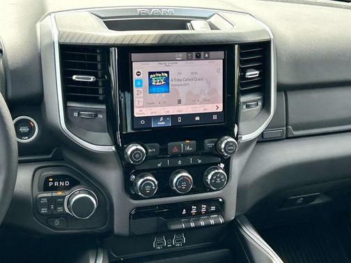 Diamond Black Crystal Pearlcoat 2026 RAM 1500 Big Horn/Lone Star