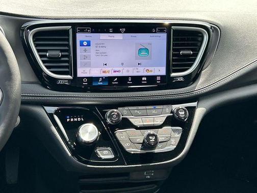 Bright White Clearcoat 2026 Chrysler Pacifica L