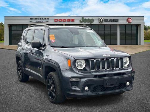 Graphite Gray 2022 Jeep Renegade Latitude