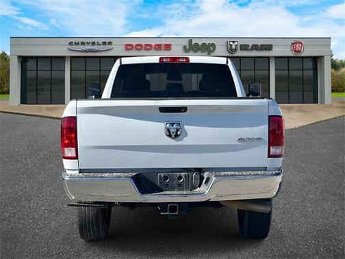 2017 RAM 2500 Tradesman Crew Cab 4x4 6'4' Box