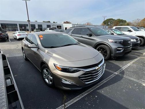 2022 Chevrolet Malibu FWD LT