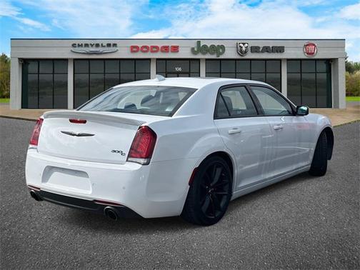 2023 Chrysler 300 C