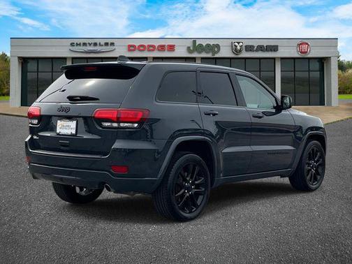 Rhino Clearcoat 2018 Jeep Grand Cherokee Altitude