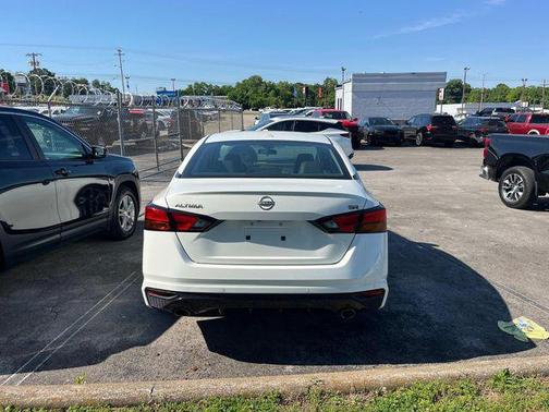 Glacier White 2025 Nissan Altima SR FWD