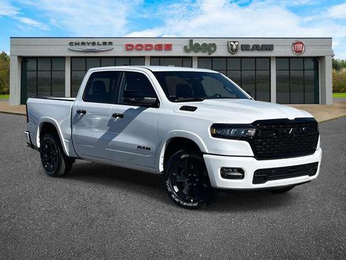 Bright White Clearcoat 2026 RAM 1500 Big Horn/Lone Star