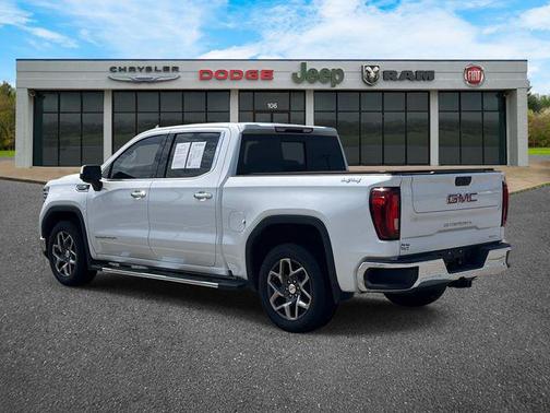 White Frost Tricoat 2022 GMC Sierra 1500 SLT