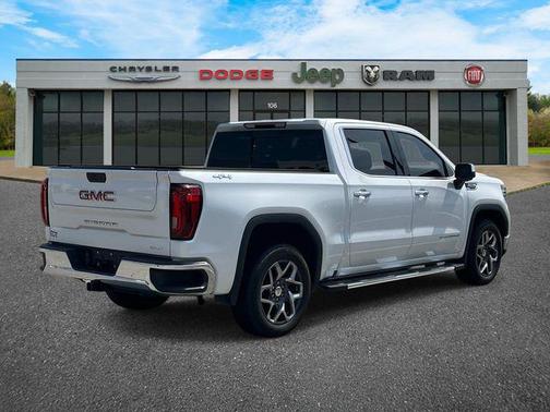 White Frost Tricoat 2022 GMC Sierra 1500 SLT
