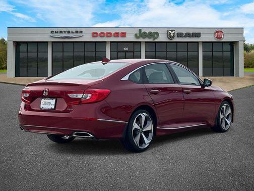 Radiant Red Metallic 2018 Honda Accord Touring