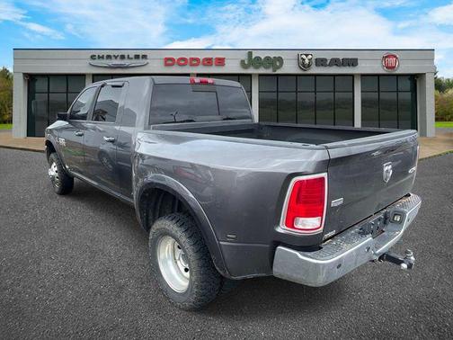 Granite Crystal Metallic Clearcoat 2015 RAM 3500 Laramie