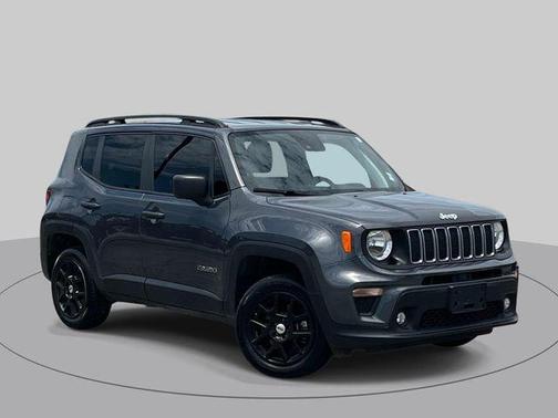 Graphite Gray 2022 Jeep Renegade Latitude