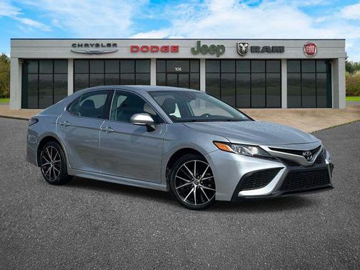 Celestial Silver Metallic 2023 Toyota Camry SE