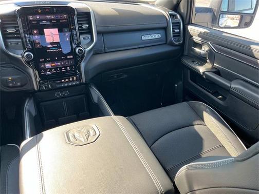 2026 RAM 3500 Laramie Crew Cab 4x4 6'4' Box