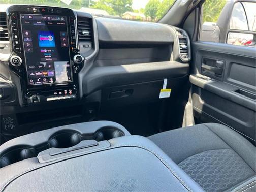 2025 RAM 2500 Tradesman Crew Cab 4x4 6'4' Box
