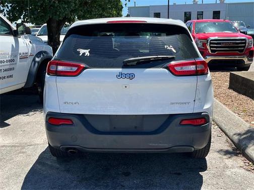 2016 Jeep Cherokee Sport