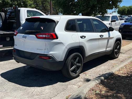 2016 Jeep Cherokee Sport