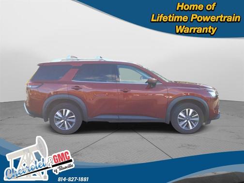 2024 Nissan Pathfinder SL