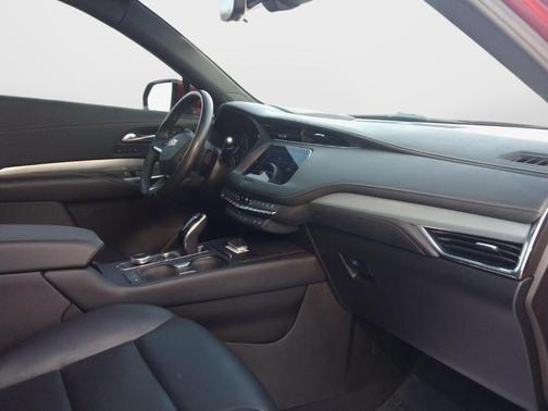 2021 Cadillac XT4 Premium Luxury