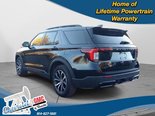 2025 Ford Explorer ST-Line