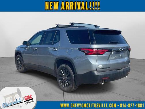 Sterling Gray Metallic 2023 Chevrolet Traverse RS