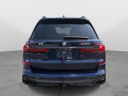 2022 BMW X7 M50i