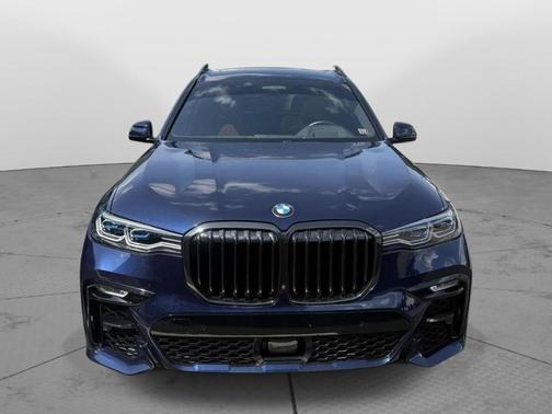 2022 BMW X7 M50i