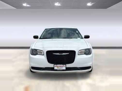 Bright White Clearcoat 2019 Chrysler 300 Touring