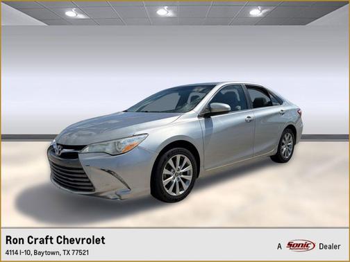 Celestial Silver Metallic 2016 Toyota Camry XLE