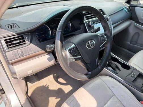 Celestial Silver Metallic 2016 Toyota Camry XLE