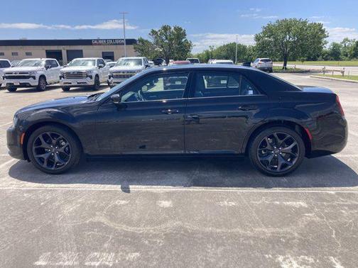 2023 Chrysler 300 S