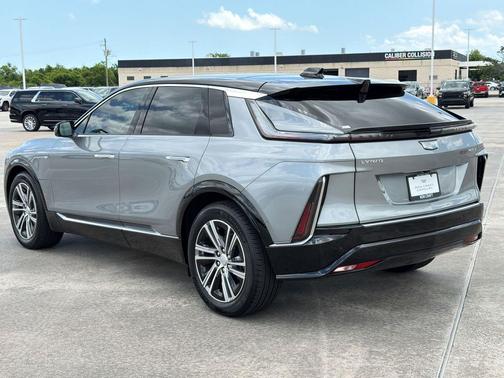 Argent Silver Metallic 2025 Cadillac LYRIQ Luxury