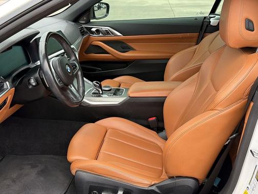 Mineral White Metallic 2022 BMW M440 i